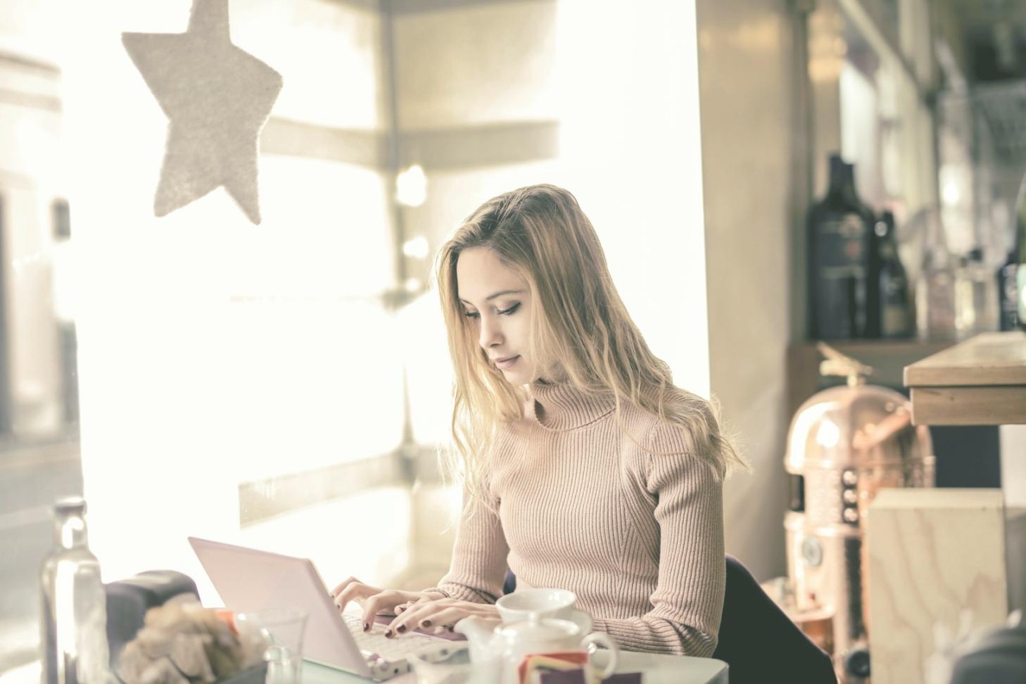 Professionelle Farbanalyse im orionosara Studio